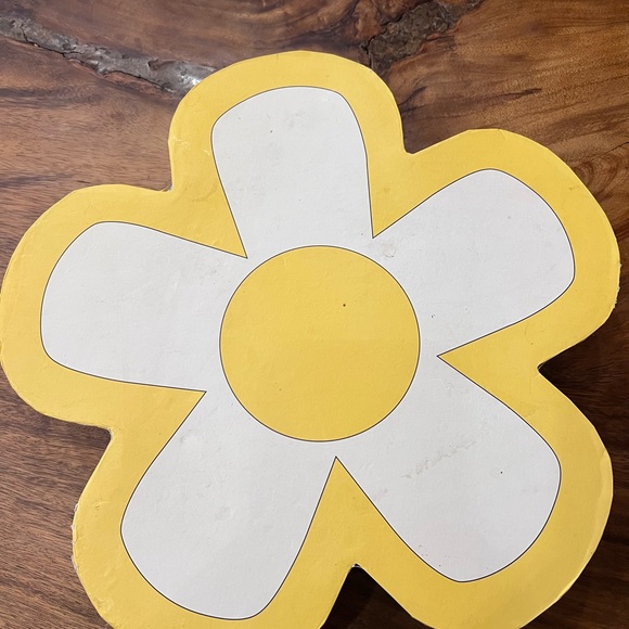 Spring Daisy Serving Dish - Picture 3 of 6